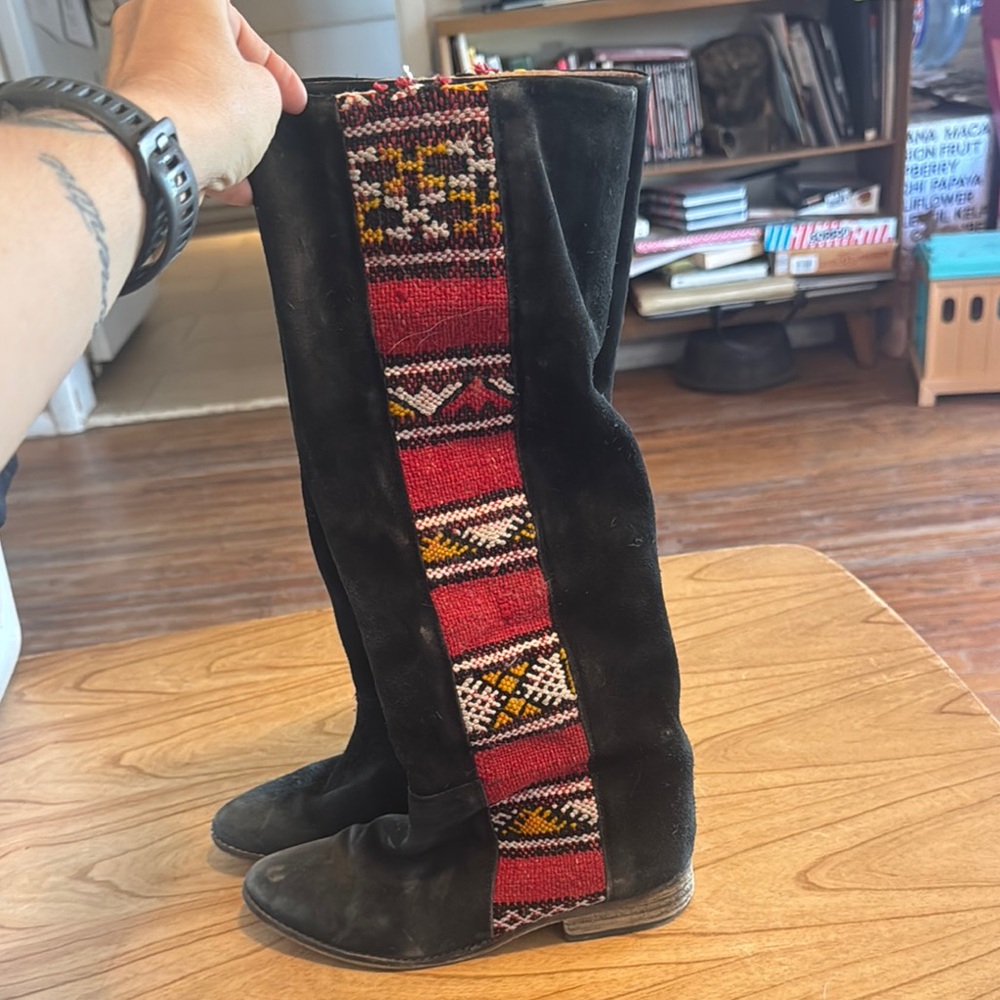 Howsty Chic Black and Red Knee high Boots